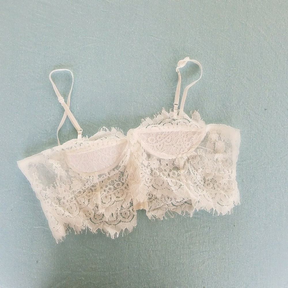 Women's White Lace Crop Top